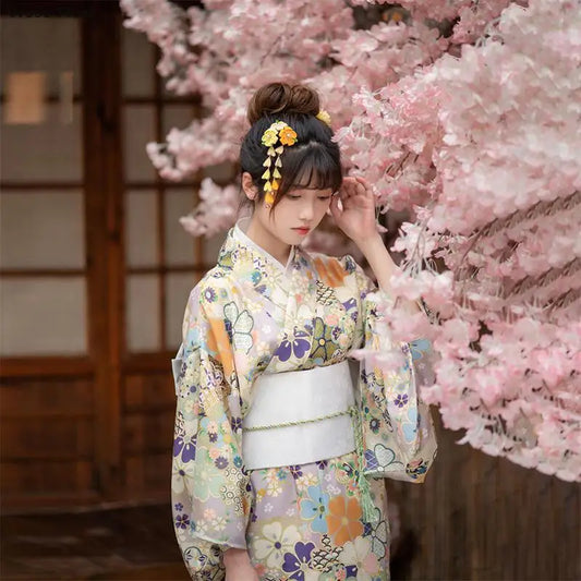 Kimono Japonais à Imprimé Floral Élégant